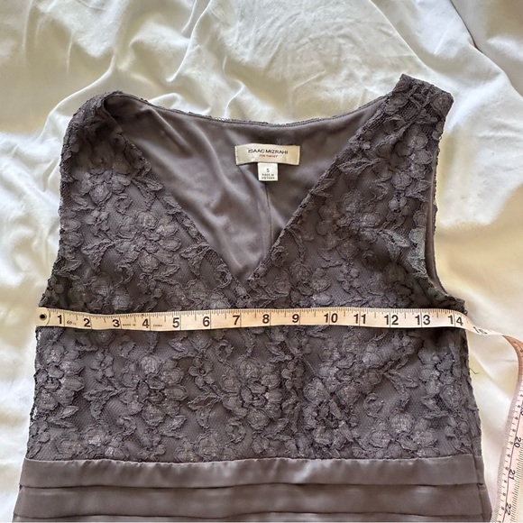 Isaac Mizrahi gray lace midi V neck dress in size small - Picture 4 of 9